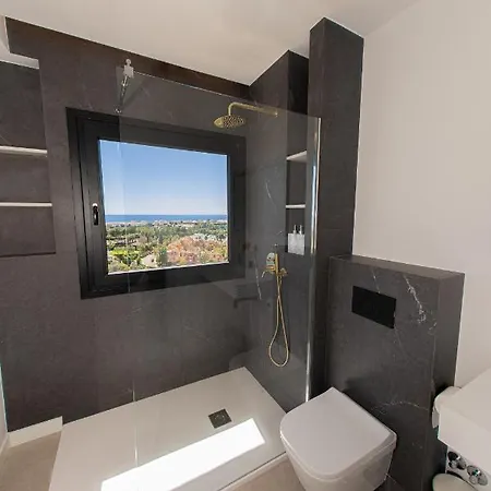 Amazing With Stunning Views Апартаменты *