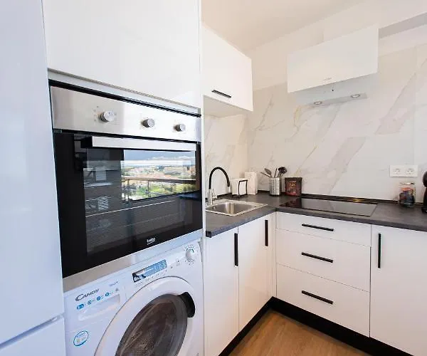 Amazing With Stunning Views Apartment