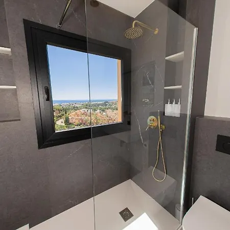 Amazing With Stunning Views *